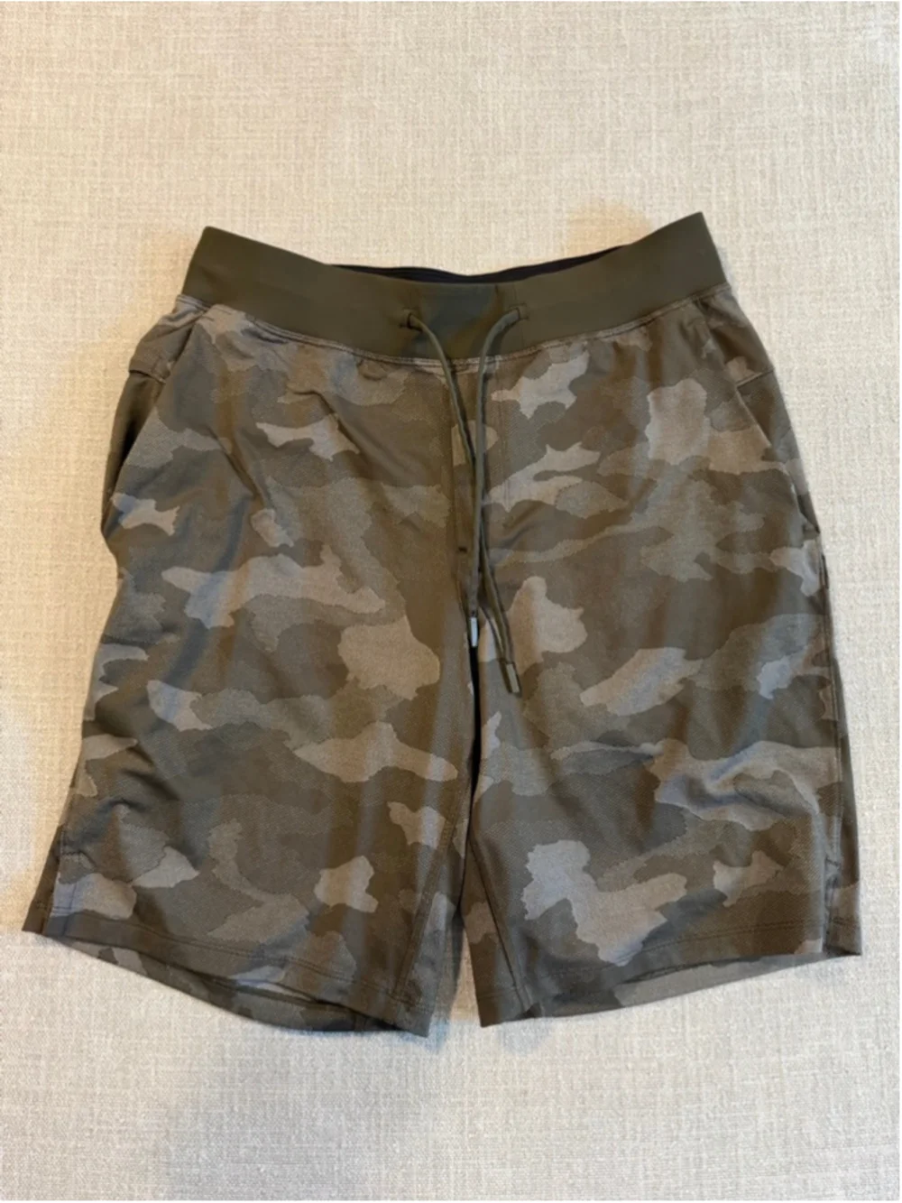 Lululemon T.H.E. Short Linerless  Variegated Mesh Camo Max Dark Olive Mens M